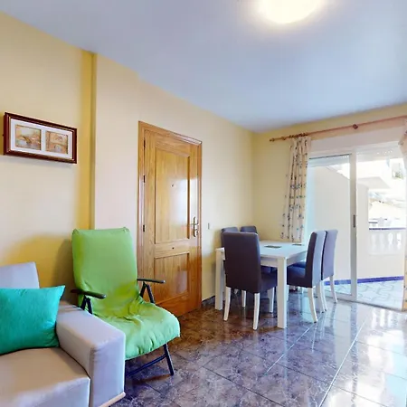 アパート Cozy Summer トレビエハ